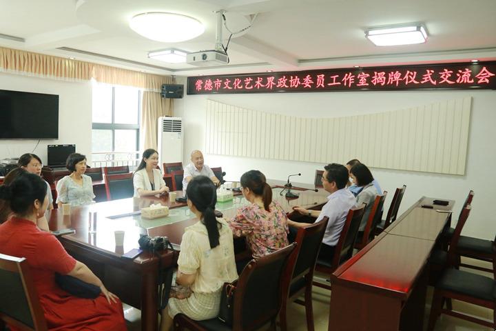 39ab60cd4a434c929b606fa04ebd0552.jpg