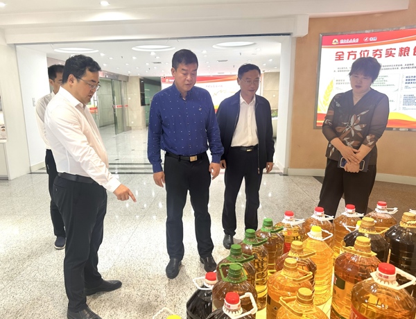 王鳌带队走访市政协委员和委员企业