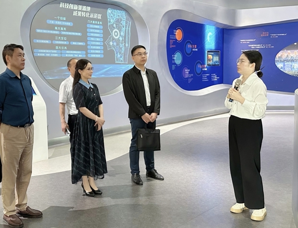 张业梅带队赴株洲、长沙考察调研