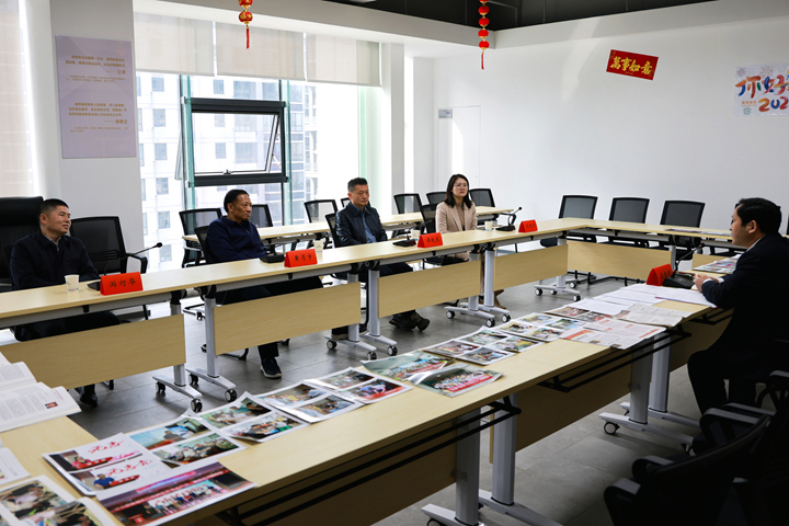 3.走访慰问现场_副本