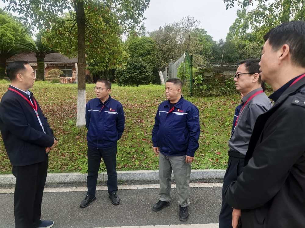 胡祖国带队开展“企业服务年”走访调研