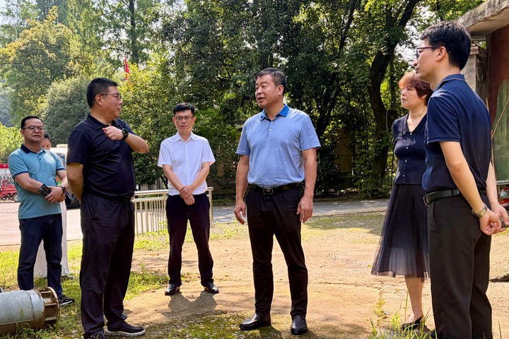 王鳌带队开展民主监督暨市级林长巡林活动