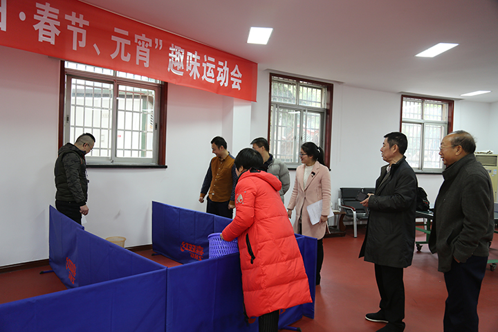 投乒乓球.jpg